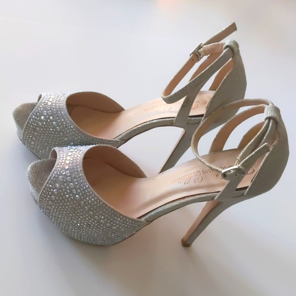 De Blossom Collection Women's Heels Size 6